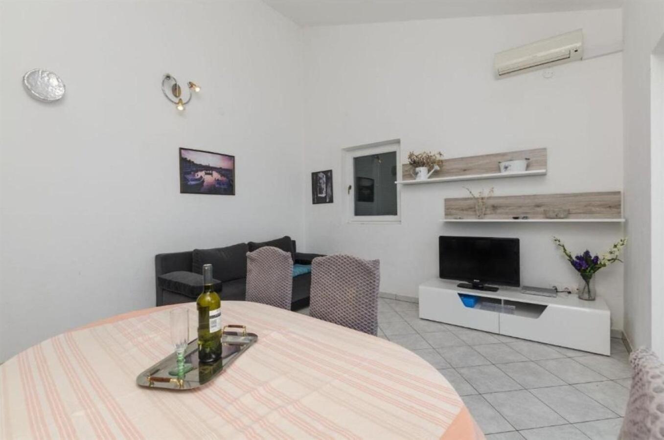 Apartments Mil - 80M From The Sea Sevid Exterior foto